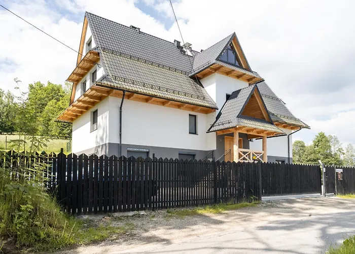 Willa Jędrek z Sauną, Kominkiem i Tarasem